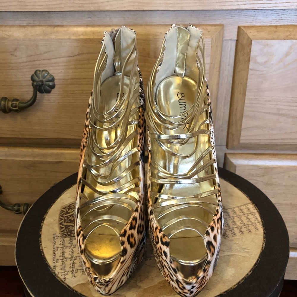 Bumper heels. Tiger pattern